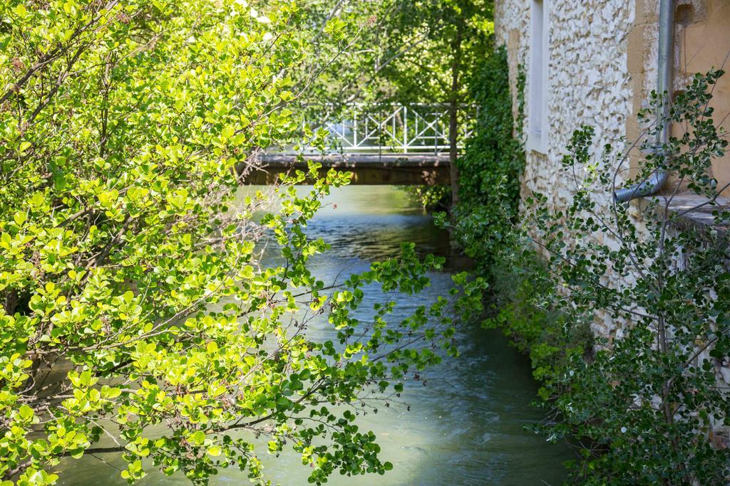 Отель Domaine De Blanche Fleur Chateauneuf-de-Gadagne Экстерьер фото